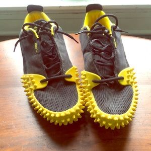 Puma track style spikes casual sneaker